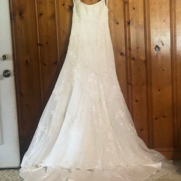 David's Bridal Ivory lace Trumpet wedding dress
